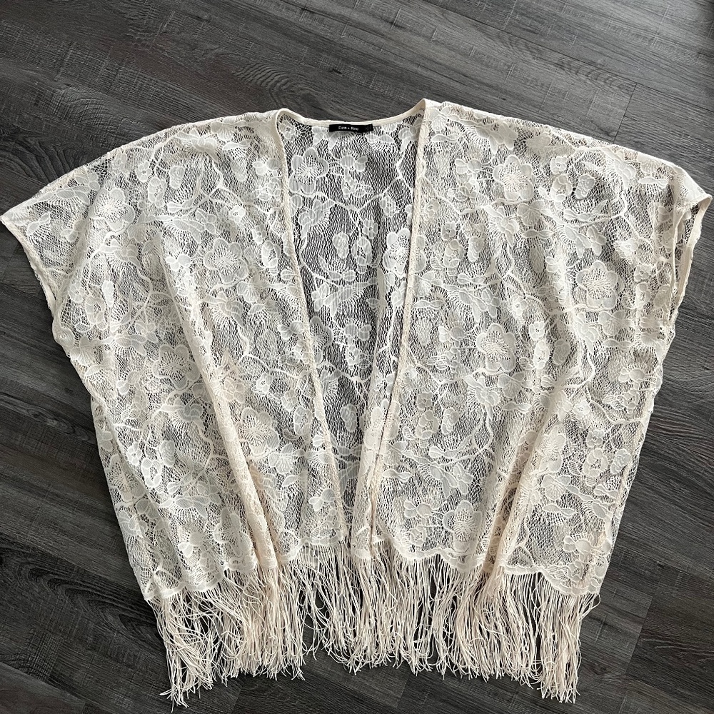 Doe & Rae lace kimono